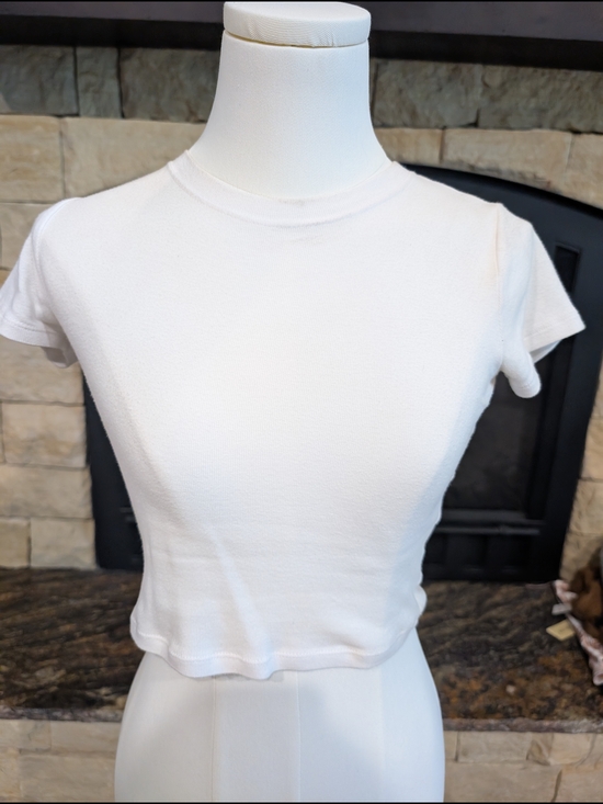 Hollister Tops - White Women's Cropped Tee